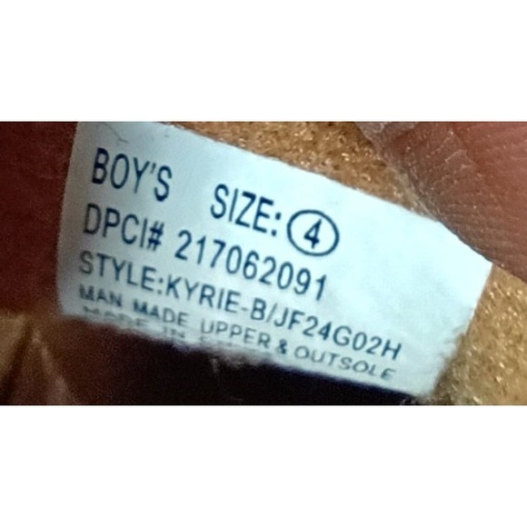 Carter's‎ Size 4 Boys Shoes - BRAND NEW - Picture 5 of 9